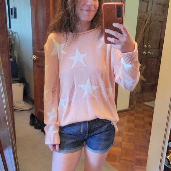 Forever 21 | Distressed Star Sweater - Picture 7 of 7
